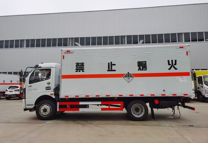 東風(fēng)凱普特K7雜項(xiàng)危險(xiǎn)品廂式運(yùn)輸車(chē) 