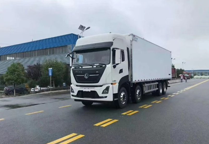 國(guó)六東風(fēng)天龍前四后八冷藏車