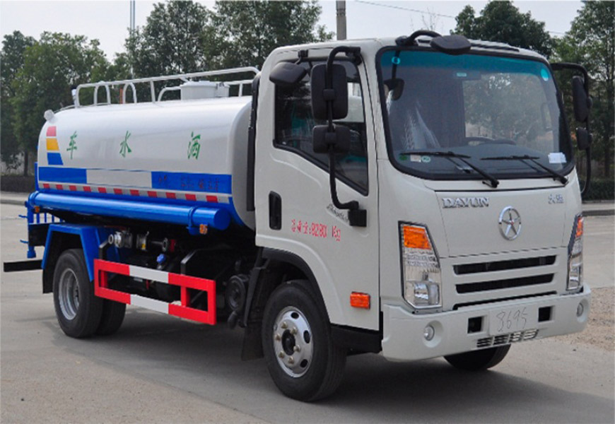 大運(yùn)國五黃牌6方灑水車